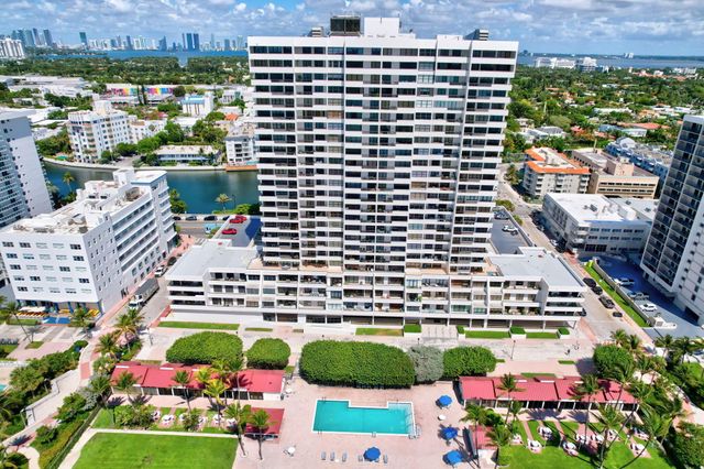 2555 Collins Avenue 606, Miami Beach, FL 33140