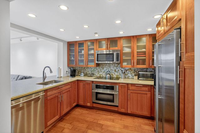 2555 Collins Avenue 606, Miami Beach, FL 33140