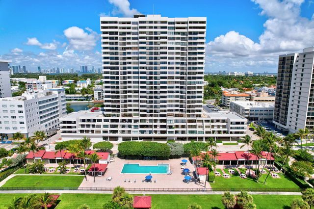 2555 Collins Avenue 606, Miami Beach, FL 33140