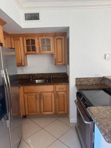 924 SE 2nd St 29, Fort Lauderdale, FL 33301