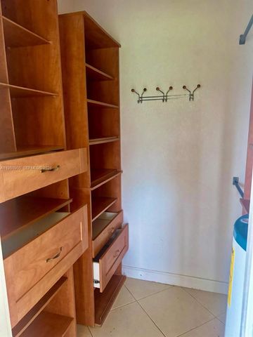 924 SE 2nd St 29, Fort Lauderdale, FL 33301