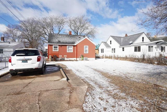 1131 Barron Street, Eau Claire, WI 54703