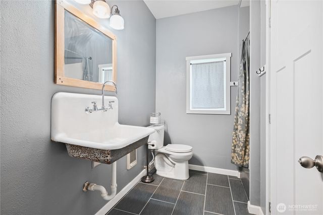 180 Trinity Drive, Castle Rock, WA 98611