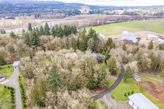 180 Trinity Drive, Castle Rock, WA 98611