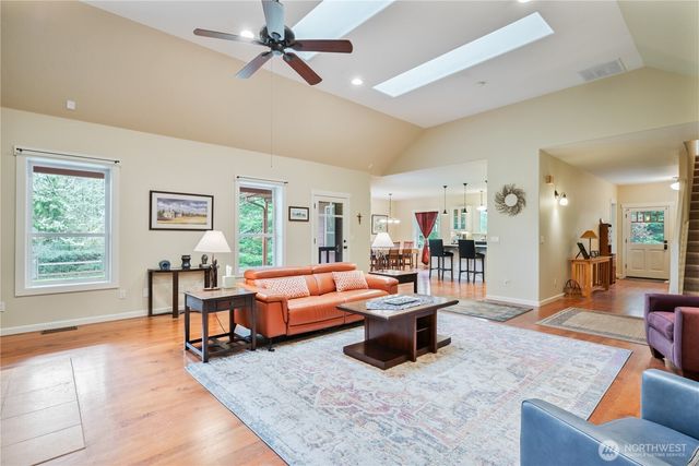 180 Trinity Drive, Castle Rock, WA 98611