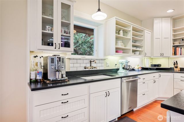 180 Trinity Drive, Castle Rock, WA 98611