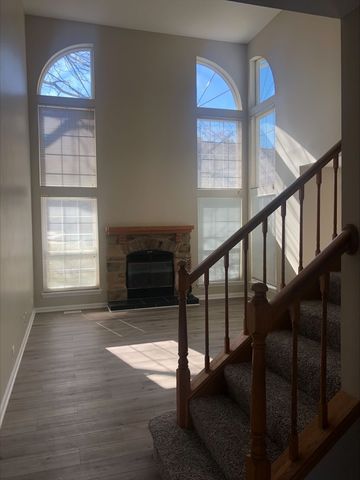 2343 County Farm Lane, Schaumburg, IL 60194