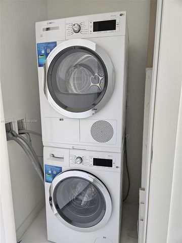 300 Biscayne Boulevard Way 2208W, Miami, FL 33131