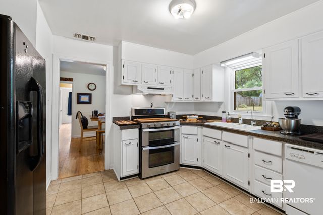 5609 Diane Drive, Mobile, AL 36618