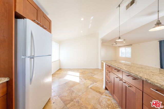 20357 Clark Street, Woodland Hills (los Angeles), CA 91367