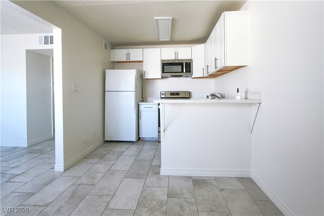 212 Orland Street 28, Las Vegas, NV 89107