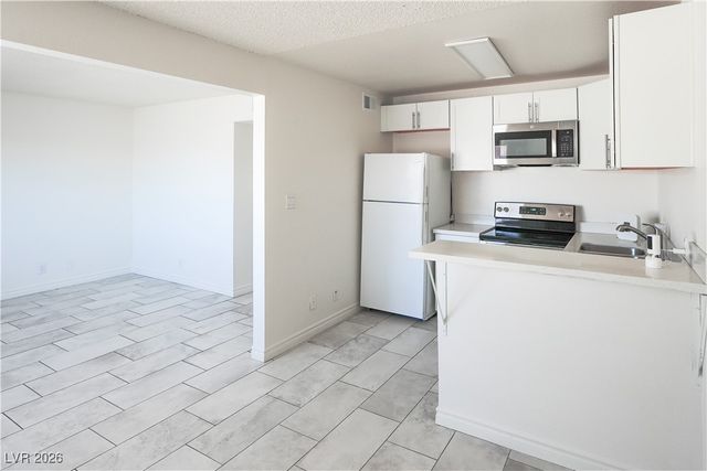 212 Orland Street 28, Las Vegas, NV 89107