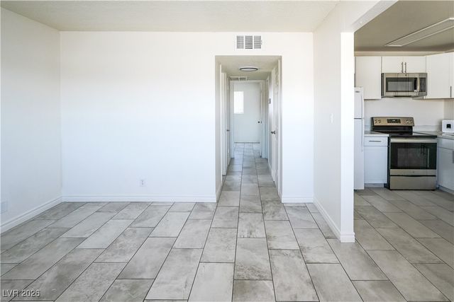 212 Orland Street 28, Las Vegas, NV 89107