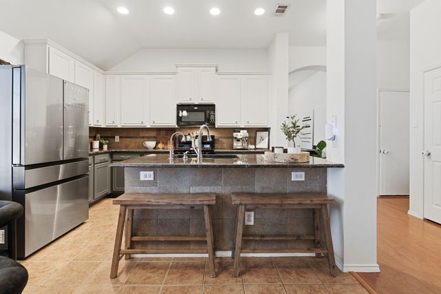 319 Sugarberry Lane, Fate, TX 75087