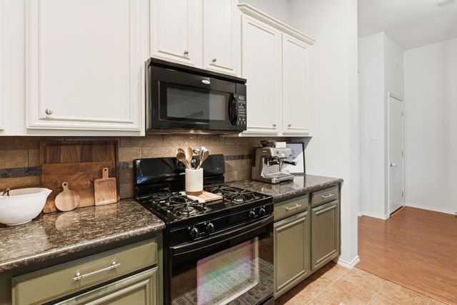 319 Sugarberry Lane, Fate, TX 75087