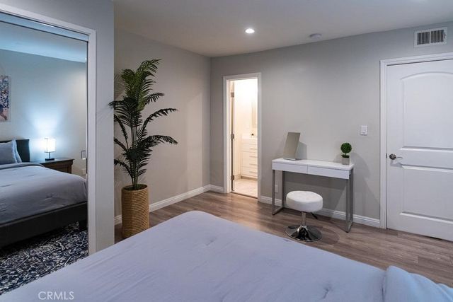 4358 Mammoth Avenue 2, Sherman Oaks, CA 91423
