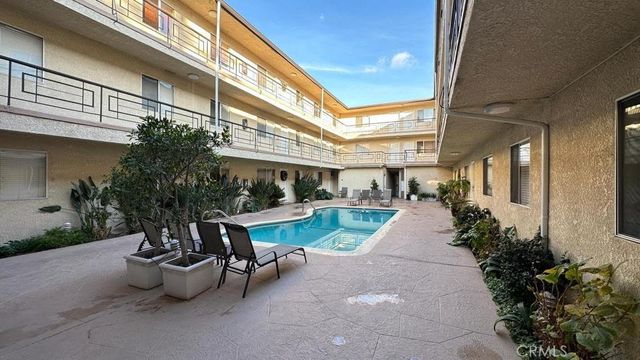 4358 Mammoth Avenue 2, Sherman Oaks, CA 91423