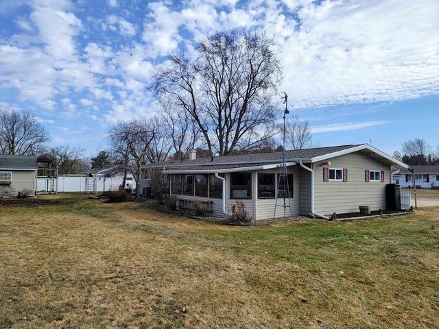 224 DOROTHY DRIVE, Manawa, WI 54949