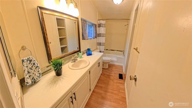 51 E Skyline Drive, Shelton, WA 98584