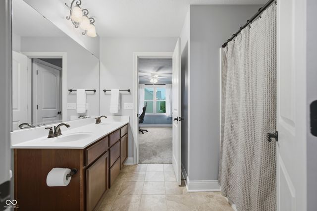 14603 Edgebrook Drive, Fishers, IN 46040