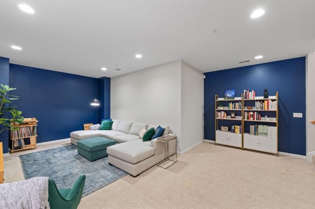 1008 Portland Avenue, Minneapolis, MN 55404