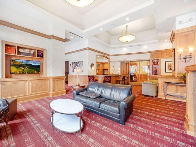 1008 Portland Avenue, Minneapolis, MN 55404