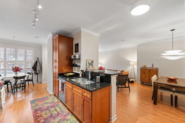 1008 Portland Avenue, Minneapolis, MN 55404