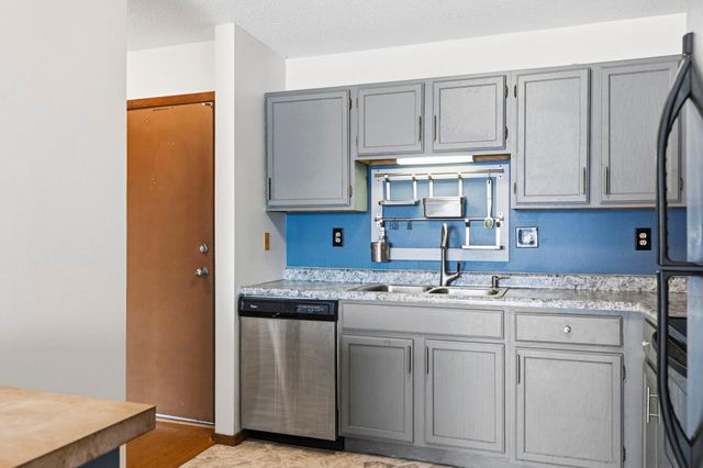 66 9th Street E 1614, Saint Paul, MN 55101