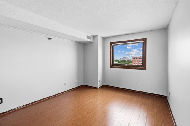 66 9th Street E 1614, Saint Paul, MN 55101