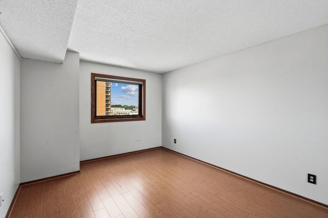 66 9th Street E 1614, Saint Paul, MN 55101