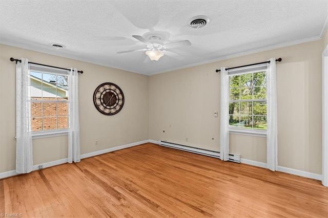 220 Cedarwood Drive, Jamestown, NC 27282