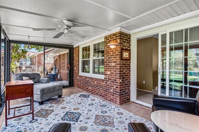 220 Cedarwood Drive, Jamestown, NC 27282