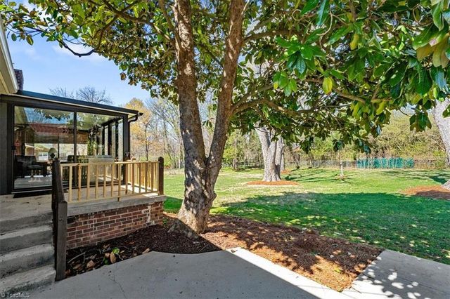 220 Cedarwood Drive, Jamestown, NC 27282