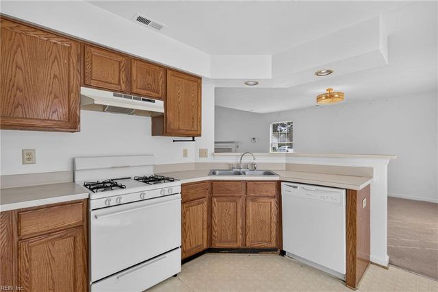 6201 Fieldcrest CT, Suffolk, VA 23435