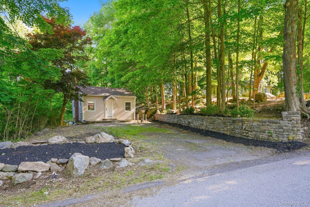 32 Lacona Drive, Patterson, NY 12563