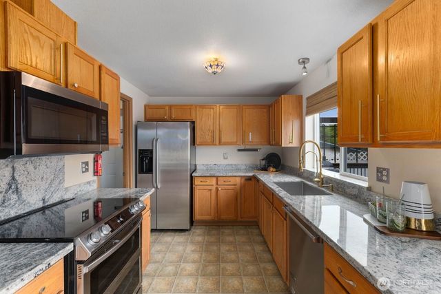 1790 SE Crescent Drive, Shelton, WA 98584
