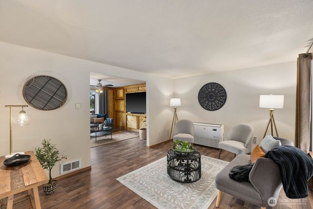 1790 SE Crescent Drive, Shelton, WA 98584