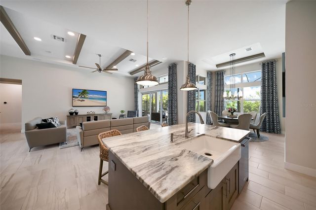 8310 REDONDA LOOP, Lakewood Ranch, FL 34202