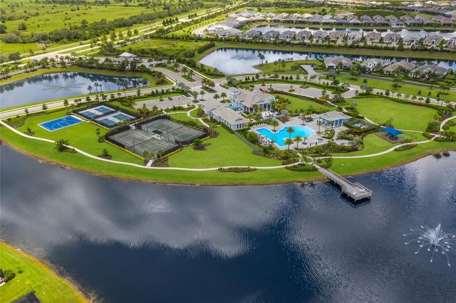8310 REDONDA LOOP, Lakewood Ranch, FL 34202