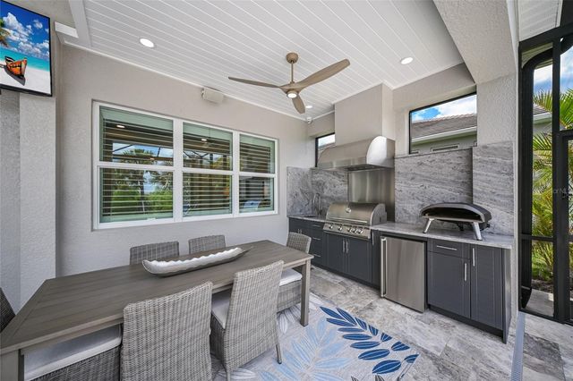 8310 REDONDA LOOP, Lakewood Ranch, FL 34202