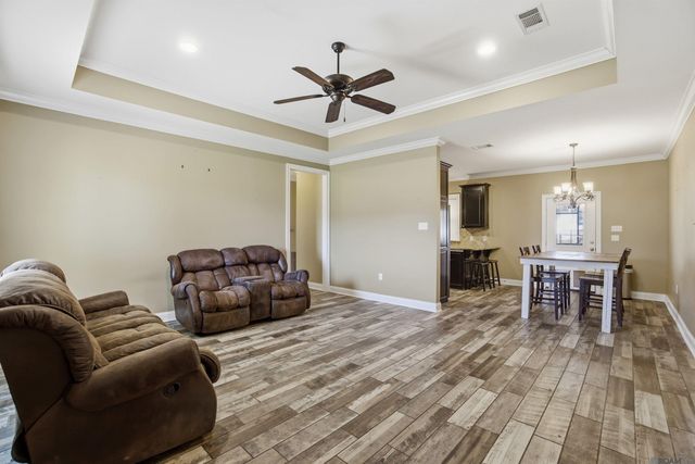 461 Port Hudson Plains Rd, Zachary, LA 70791