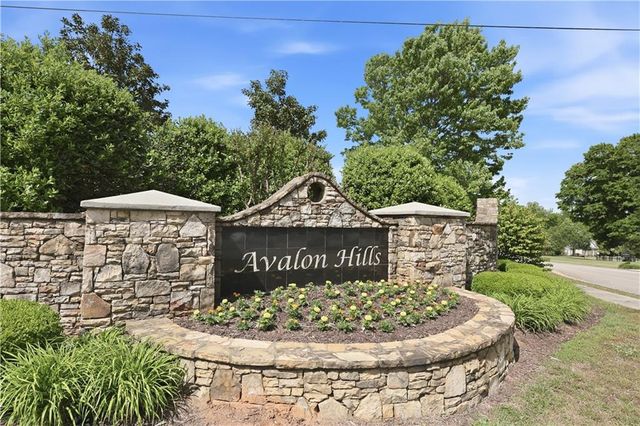 5708 Avalon Commons Way, Clermont, GA 30527