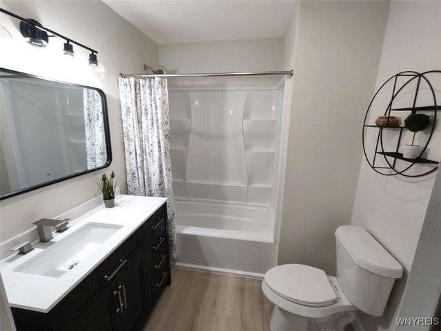 9500 Southwood Drive, Evans, NY 14006