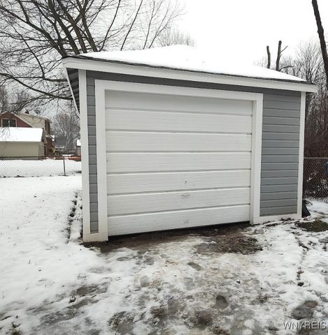 9500 Southwood Drive, Evans, NY 14006