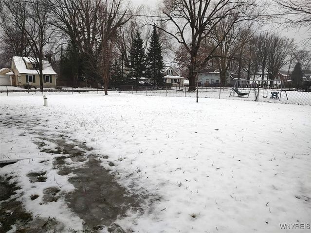 9500 Southwood Drive, Evans, NY 14006