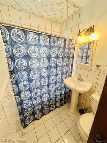 3184 20th Street, Wyandotte, MI 48192
