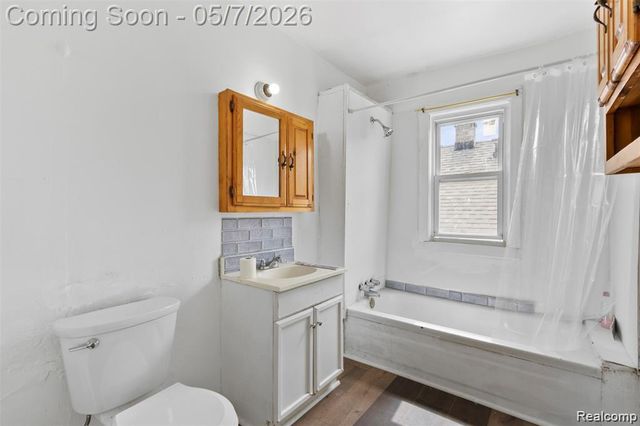 5151 Yemans Street, Hamtramck, MI 48212