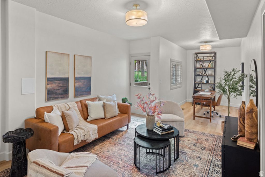 Image 29 of property listing at 184 S PFEIFFERHORN DR, Alpine, UT 84004