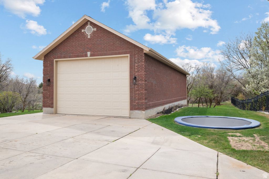 Image 39 of property listing at 184 S PFEIFFERHORN DR, Alpine, UT 84004