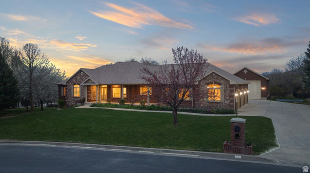 Image 44 of property listing at 184 S PFEIFFERHORN DR, Alpine, UT 84004